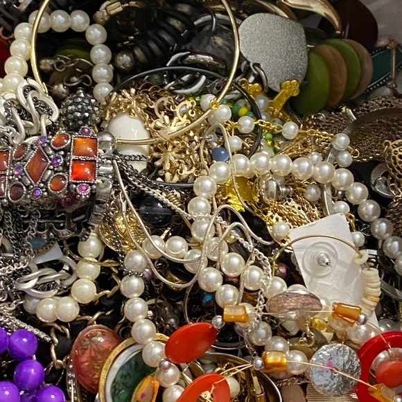 Junk Jewelry - Picture 13 of 14